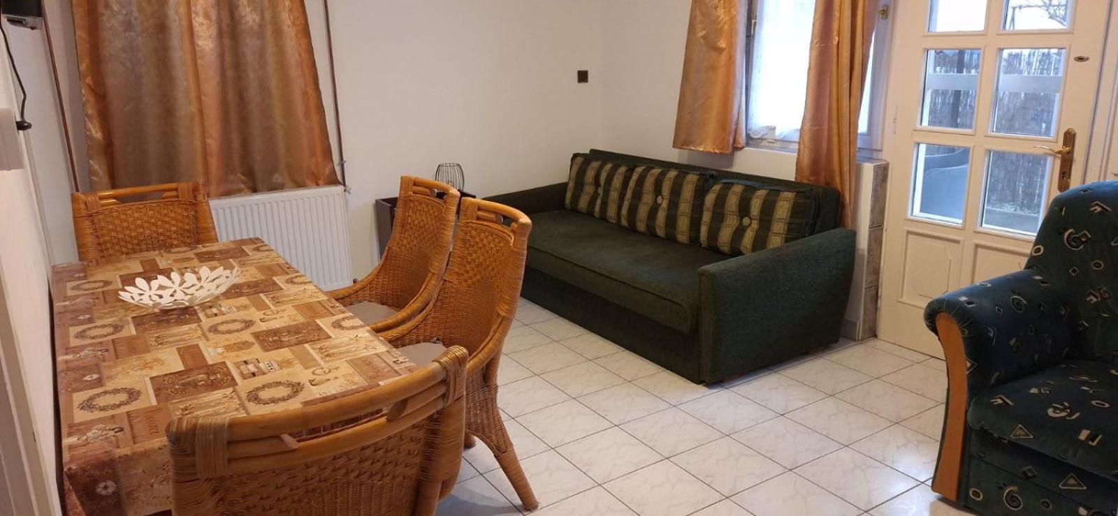Benitta Vendégház Apartamento Hajdúszoboszló Exterior foto