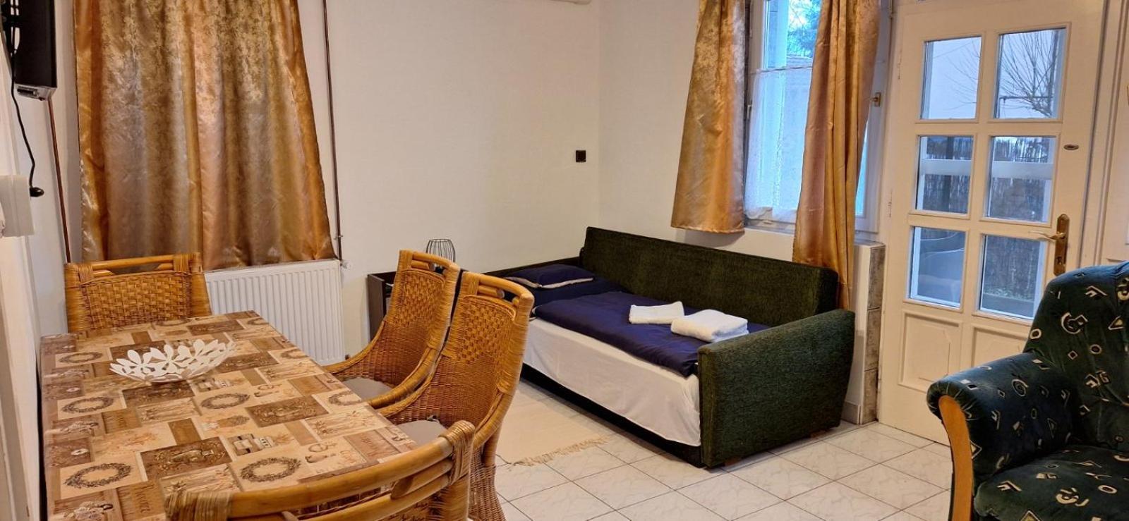 Benitta Vendégház Apartamento Hajdúszoboszló Exterior foto